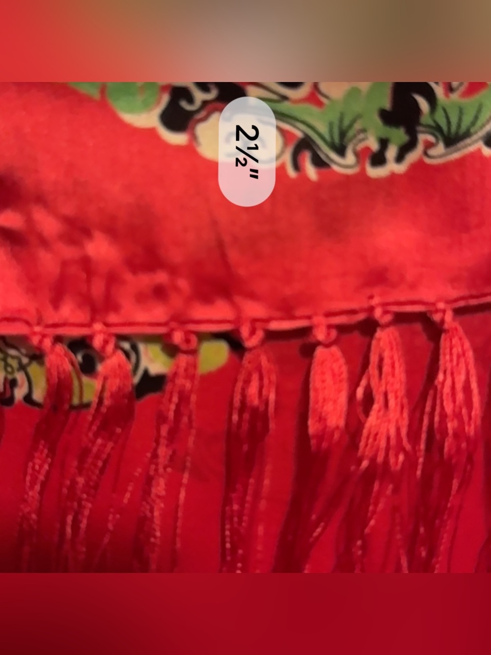 Vtg 100% Silk Red Chinese Traditional Shawl with Fringe Elegant Dragon Medallion - Picture 3 of 3